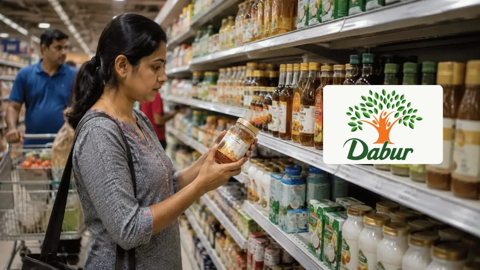 Indian consumer examining packaged honey and edible products on a supermarket shelf amid FSSAI's crackdown on misleading 100 percent food label claims in India.