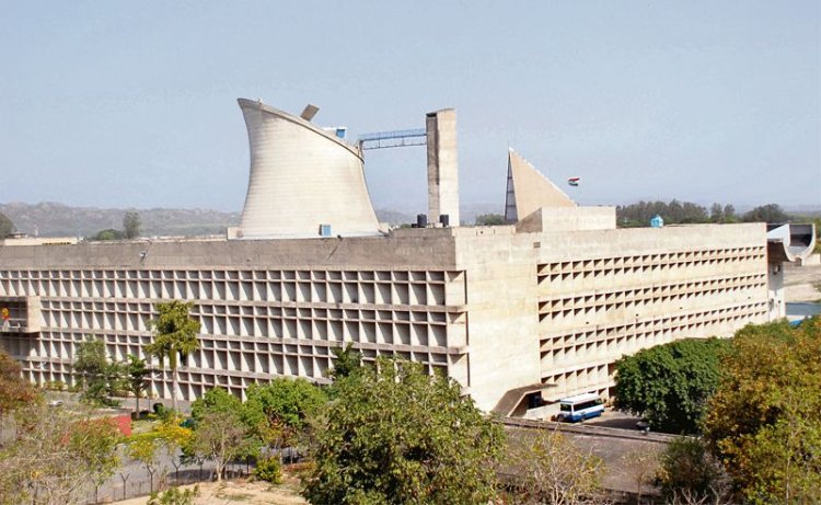 Haryana Government New Liquor Policy | Now you can have liquor in office