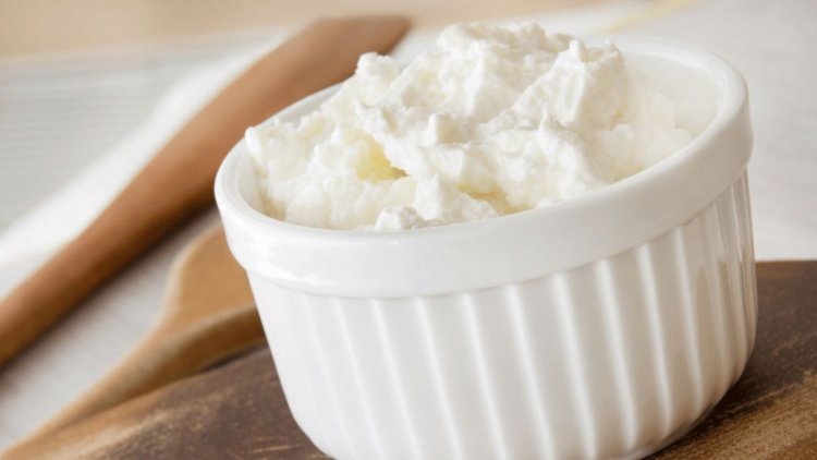 "Packed curd or Homemade Curd"- Which One Suits You The Most? Lets Find Out !