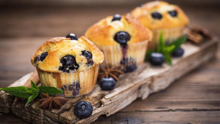 Healthy and delicious blueberry muffins recipe made with whole-wheat flour