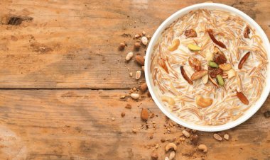 Try this rich and aromatic flavors of traditional Sheer Khurma with this easy-to-follow recipe