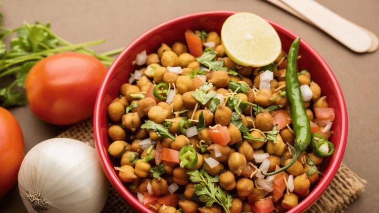 Easy and tasty Chana Chaat recipe - a perfect blend of flavors and textures!