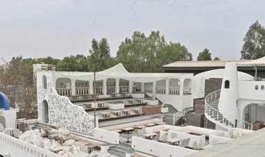 Oia: Asia's Largest Pub, Where Unforgettable Moments Await