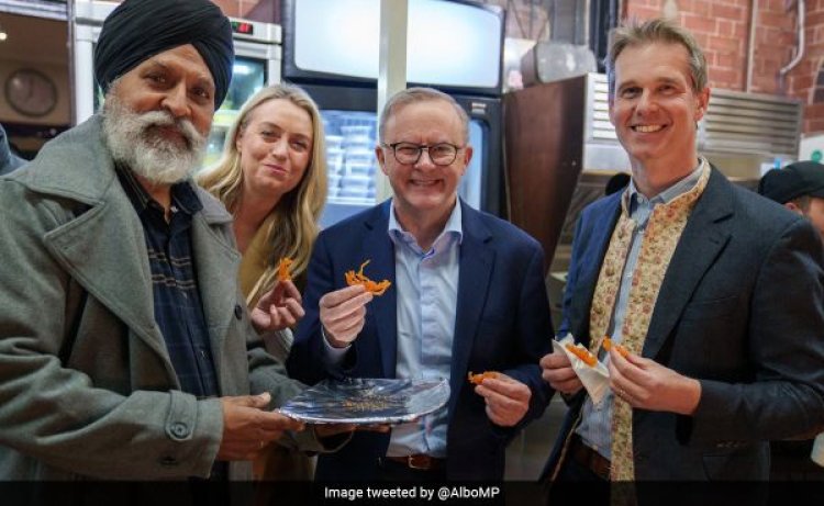 Australian Prime Minister Anthony Albanese tries out Indian street food and shares his experience on Twitter