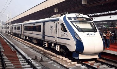 Passenger finds human nail in food on Mumbai-Goa train, video goes viral; Caterer fined Rs. 25,000 for Vande Bharat Express incident