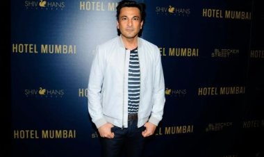 Indian Chef Vikas Khanna Secured 7th Rank on Vanity Fair's Top 10 Celebrity Chefs of 2023