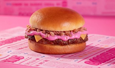 Burger King Brazil joins the Barbie mania with a pink logo and a special Barbie meal