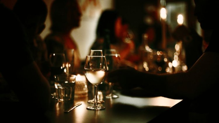 Lucknow will have a nightlife and a 24-hour wine and dine street soon