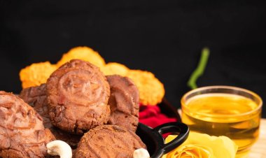 Thekua Recipe:  A Traditional Recipe For Chhath Puja 2025