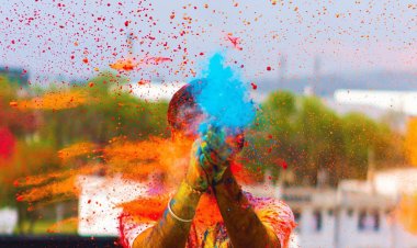 Holi 2024: Date, Time, Rituals And 5 Traditional Foods for holi