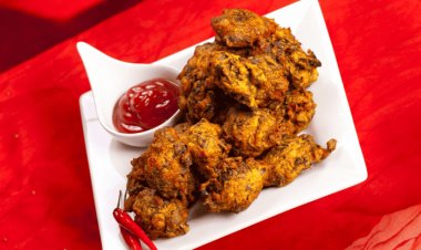 Monsoon Special Easy-to-Make Onion Bhajiya Recipe