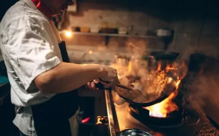 BMC Mandates Mumbai Eateries and Bakeries to Switch to Clean Fuels by July 9