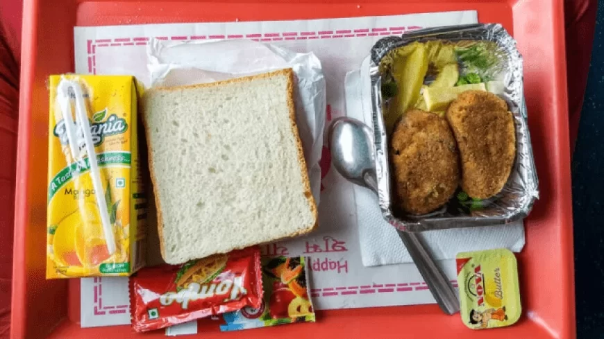 Indian Railways Makes Display of Food Menus and Prices Mandatory for Passengers